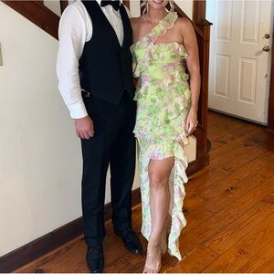 Jade Ella closet co in the UK. Worn once to a wedding. Size small.